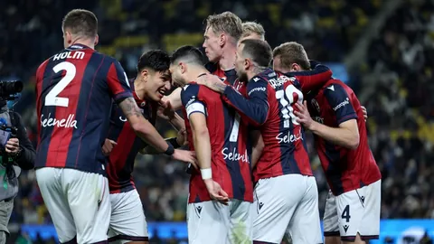 “23岁新星赛季戛然而止，脚踝手腕双手术在即，连续三年赛季提前告别舞台。”